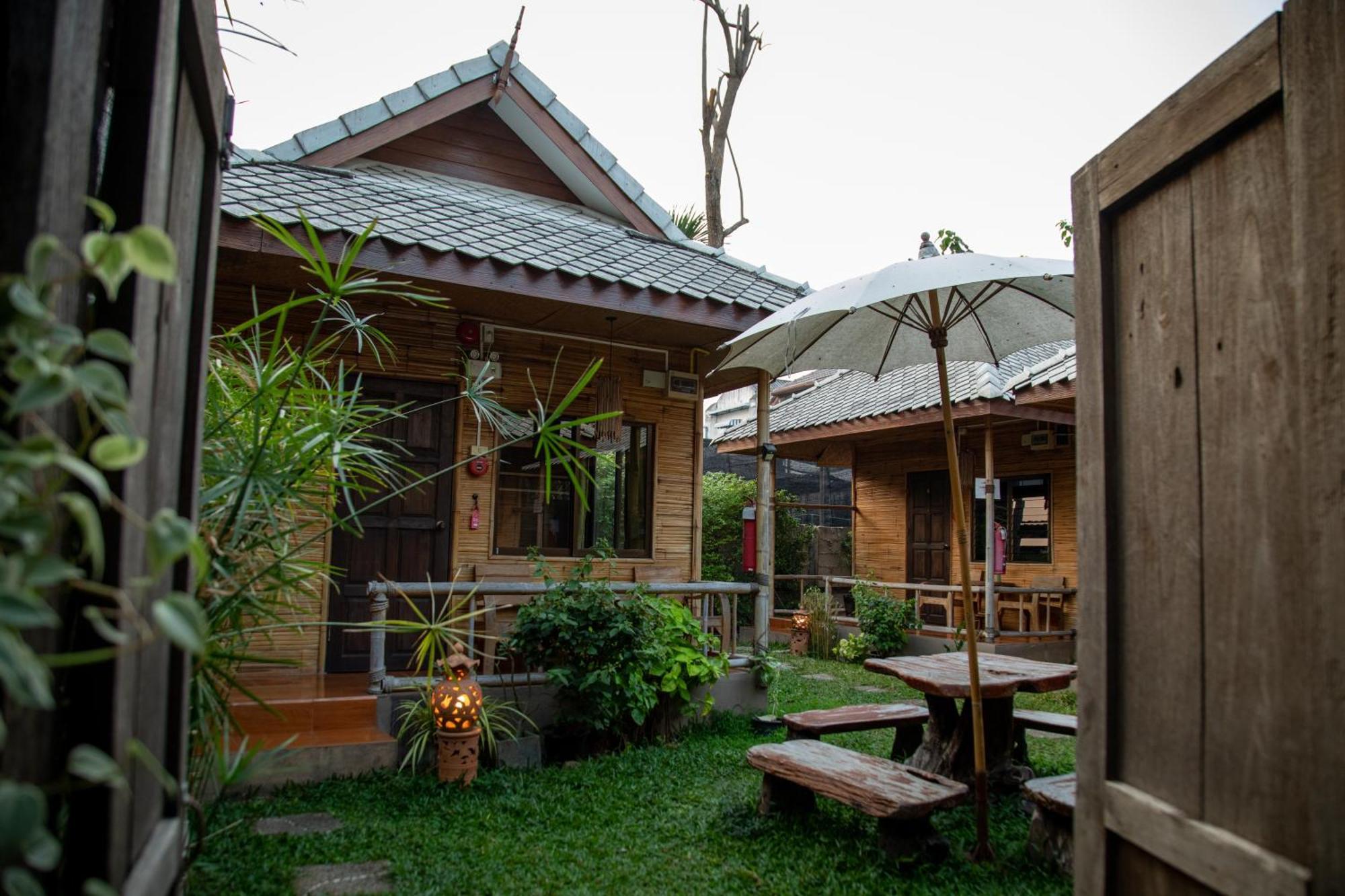 Boutique Hotel & Restaurant, Jaidee Bamboo Huts Chiang Mai Exterior foto