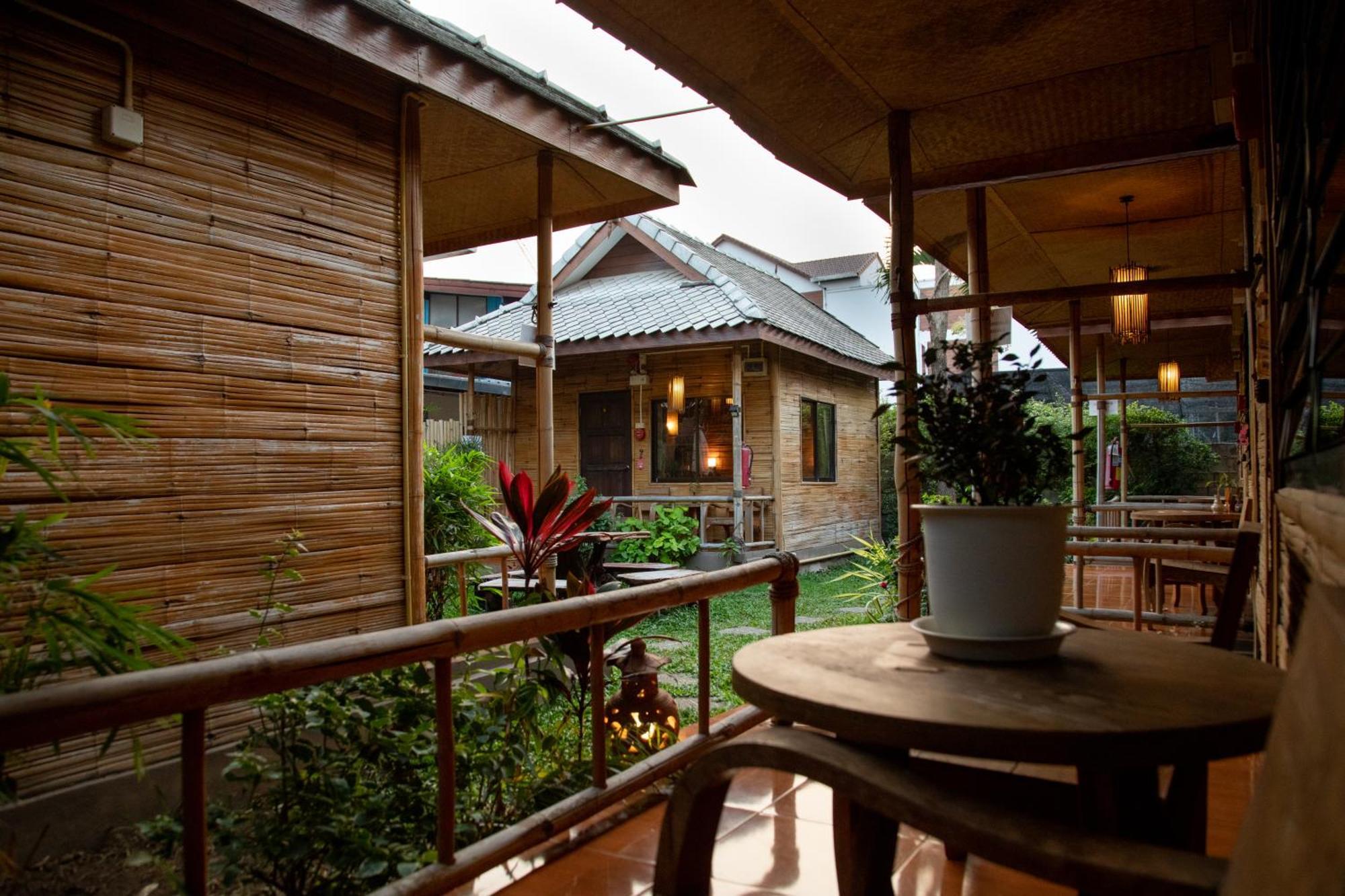 Boutique Hotel & Restaurant, Jaidee Bamboo Huts Chiang Mai Exterior foto